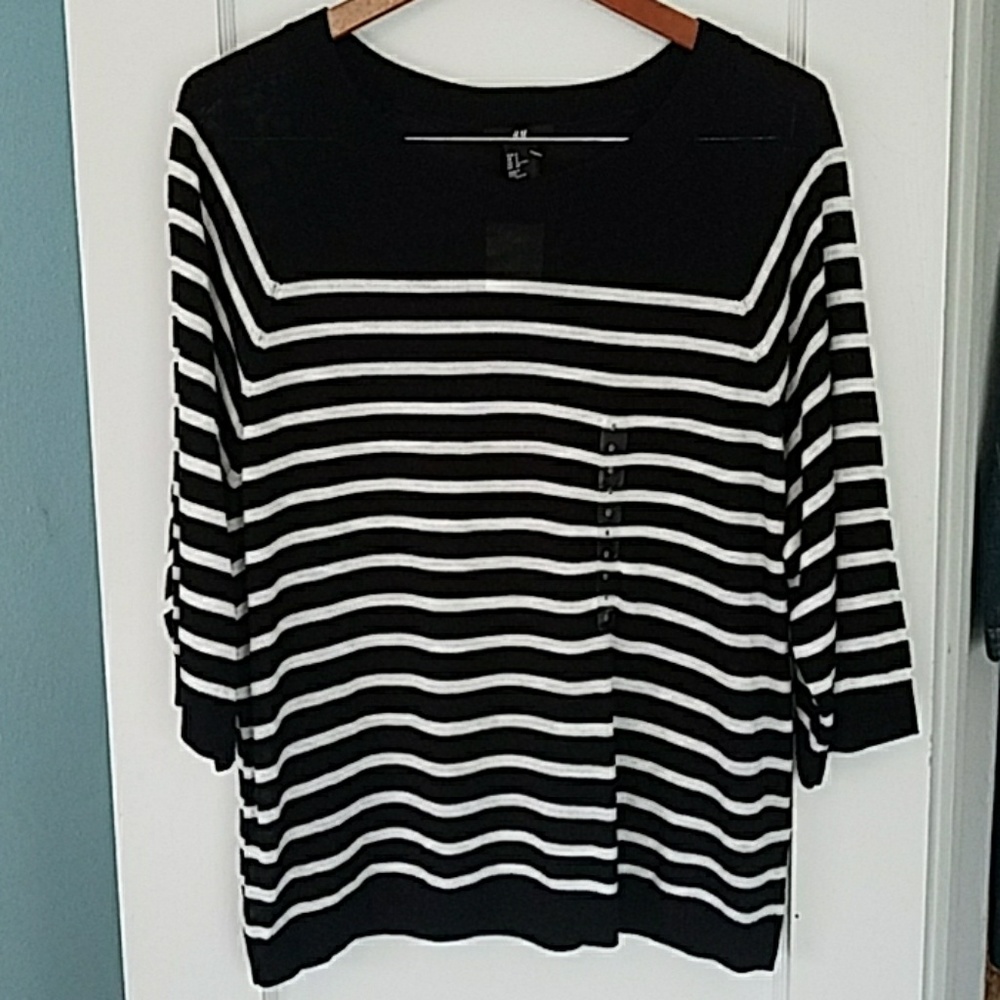 NWT - H&M Sweater
